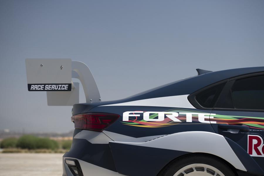 Детали экстерьера Kia Forte Drift Car (BD) 2018 года  (фото 9 из 10)